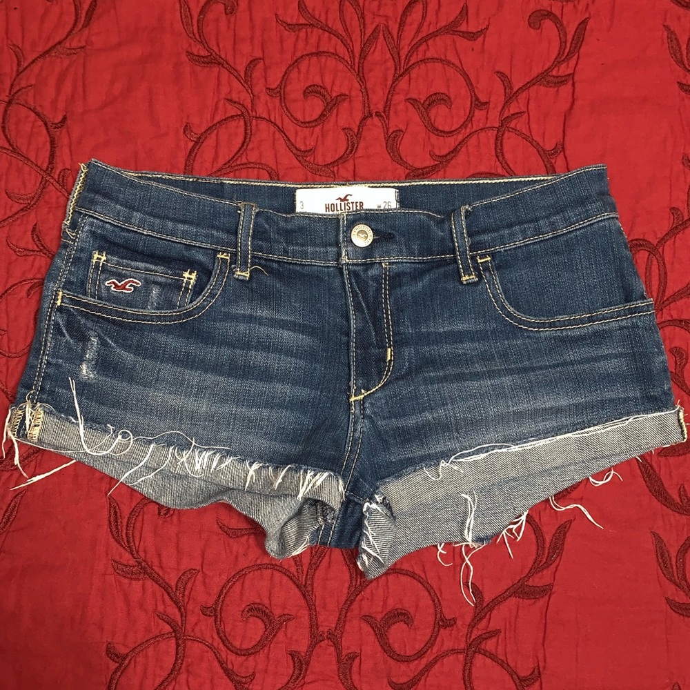 Hollister Light Washed Jean Shorts ✨